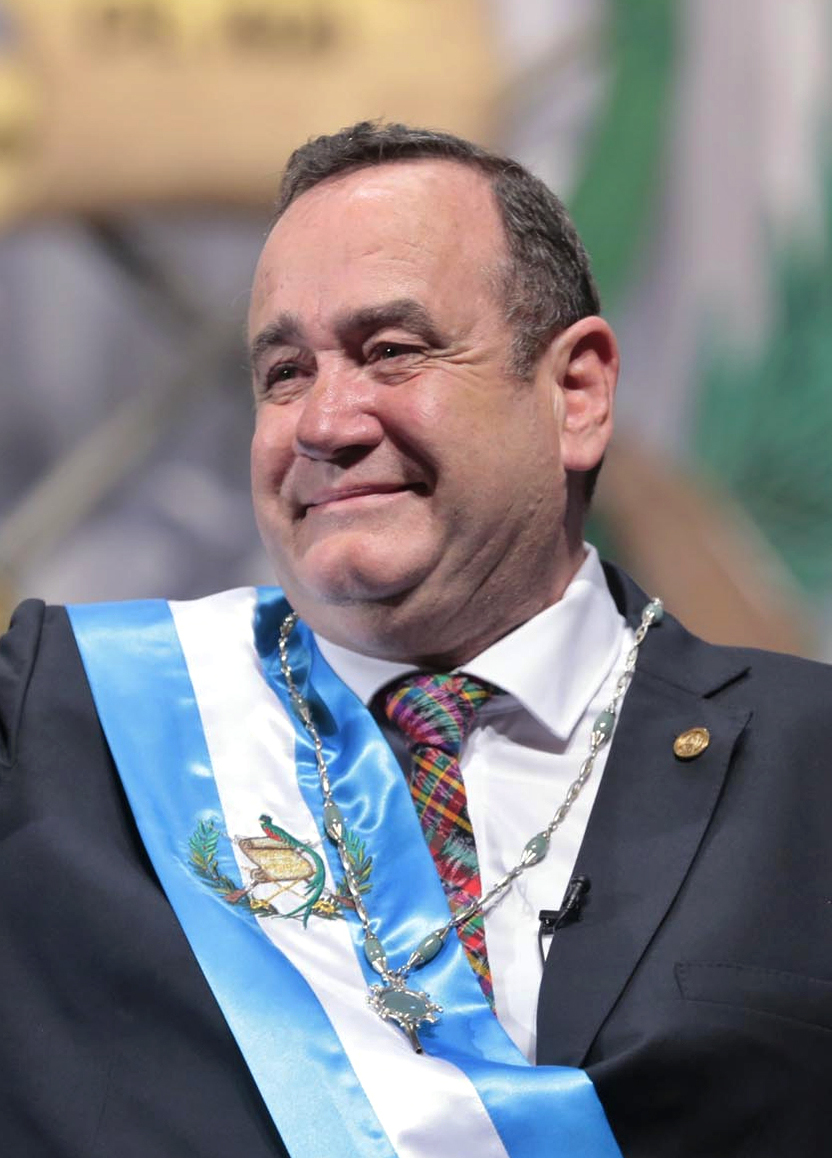 Presidente de Guatemala estudia prohibir protestas contra su gobierno