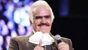 Vicente Fernández es hospitalizado de emergencia