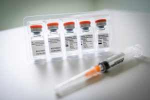 Una tercera dosis de Sinovac eleva la inmunidad anti-covid, según un estudio preliminar