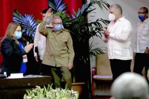 Raúl Castro acudió a una reunión del PCC para analizar las protestas en Cuba