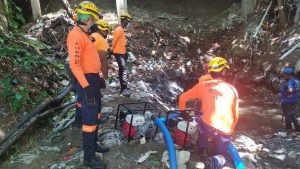 Recuperan cuerpo de niño arrastrado por cañada en Los Peralejos