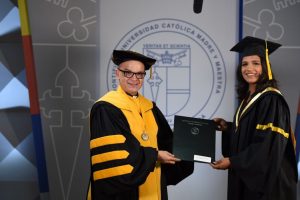 PUCMM realiza su centésima cuarta ceremonia de graduación