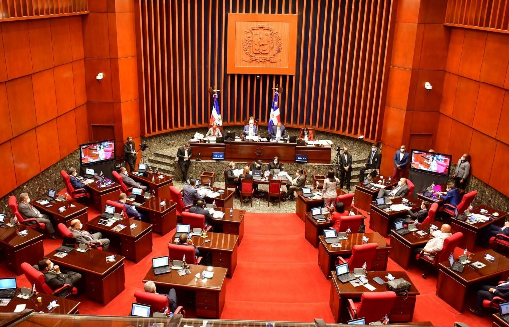 Senado aprueba proyecto de ley "Burocracia cero" para la simplificación de trámites