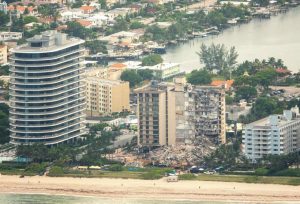 Demolerán edificio del Miami-Dade