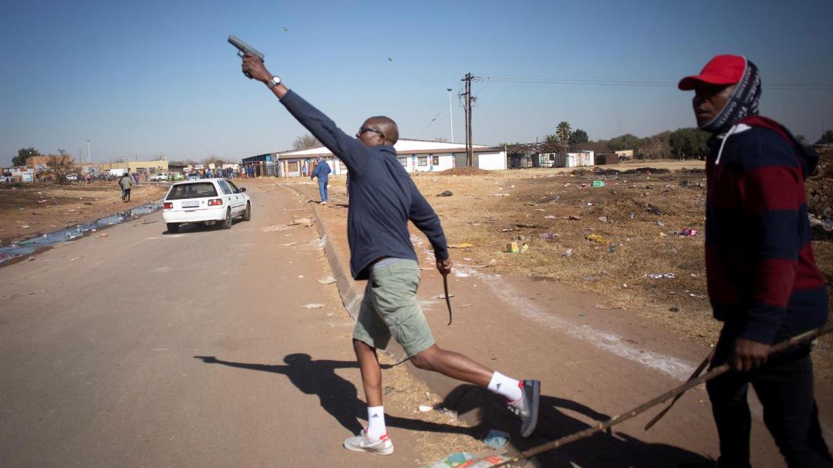 Disturbios y saqueos masivos en Sudáfrica