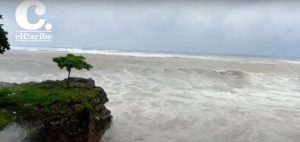 Oleajes en el Malecon de Santo Domingo