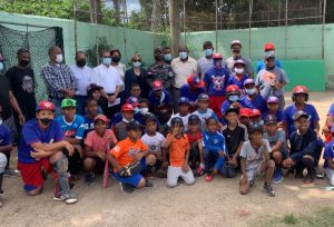 Torneo de béisbol para niños en cristo rey