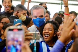 Presidente Abinader respalda deporte y juventud en Santiago
