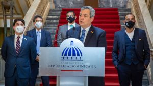 Gobierno firma préstamo de US$300 millones con el Banco Centroamericano de Integración Económica
