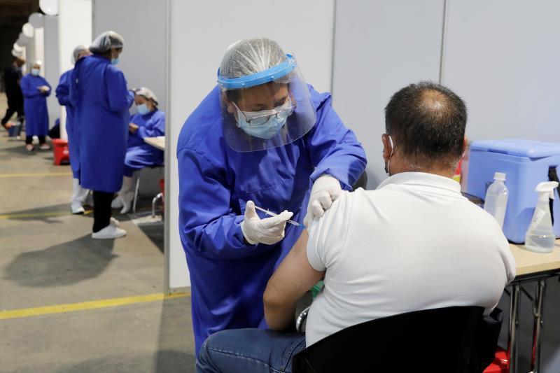Menos del 20 % de la población en Latinoamérica ha sido vacunada contra covid