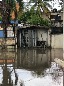 Residentes de Cancino en SDE se quejan por agua posada por más de tres meses