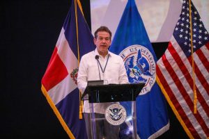 Ito Bisonó afirma Gobierno dominicano enfrenta el comercio ilícito de forma contundente