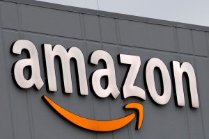 Amazon retrasa a 2022 la vuelta a la oficina de sus empleados