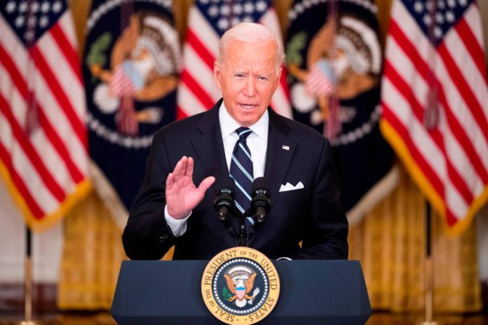 Biden dice que las tropas podrían quedarse en Kabul después del 31 de agosto