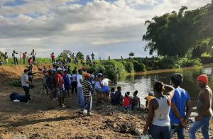 Recuperan cadáveres de dos adolescentes se ahogaron en el río Higuamo en Hato Mayor