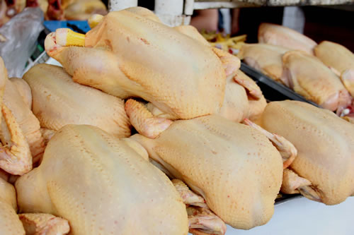 "24 horas sin vender pollo", la protesta de comerciantes en Moca