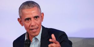 Obama cumple mañana 60 años con una gran fiesta y un libro en camino