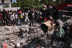 Sube a 1.419 el número de muertos por el terremoto en Haití