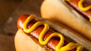 Comer un Hot Dog puede costar 36 minutos de vida saludable, según un estudio