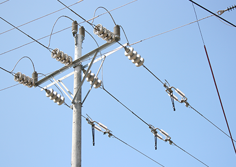 Niño muere tras recibir descarga eléctrica en comunidad de Barahona