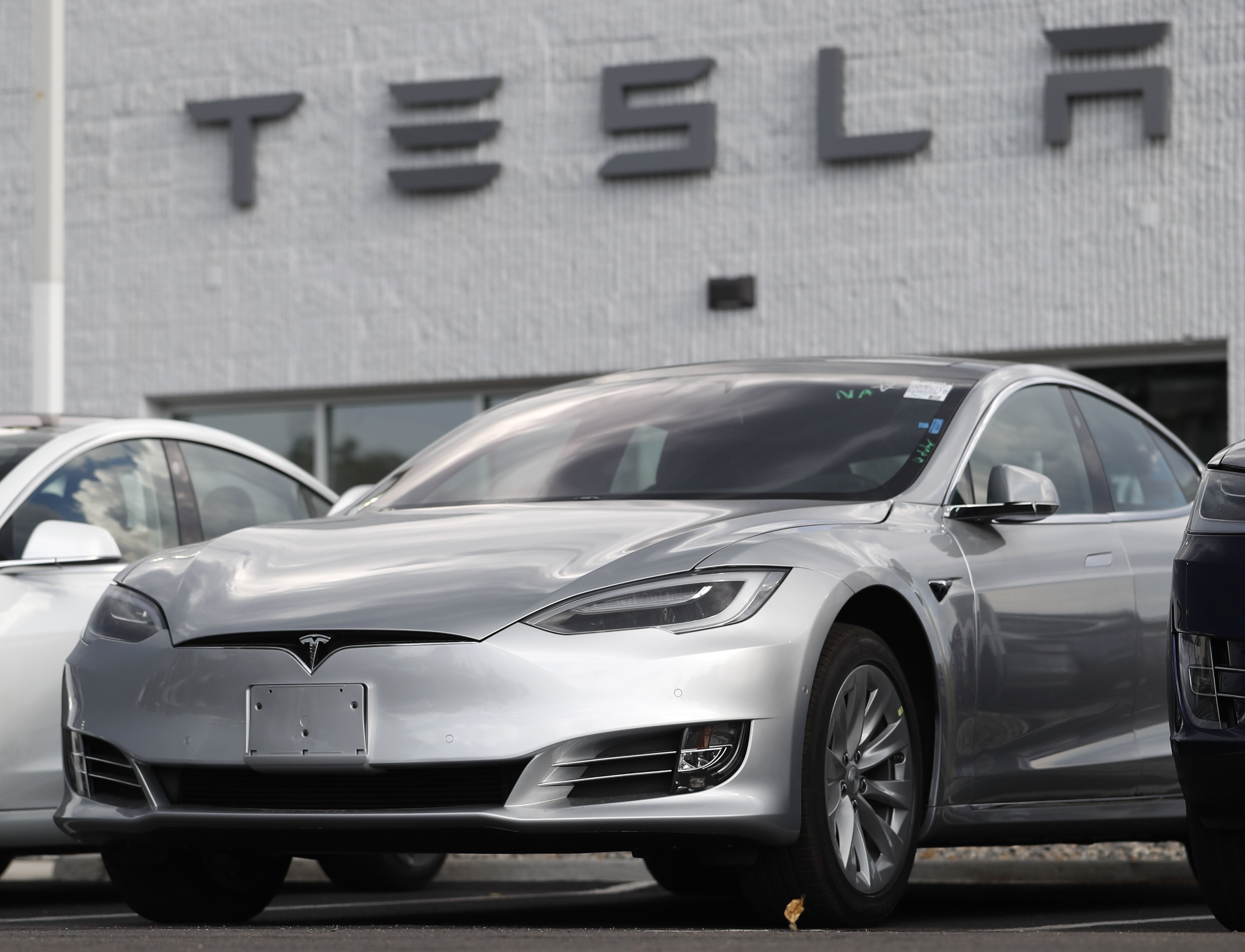 EEUU investiga el sistema de piloto automático de Tesla tras una serie de accidentes