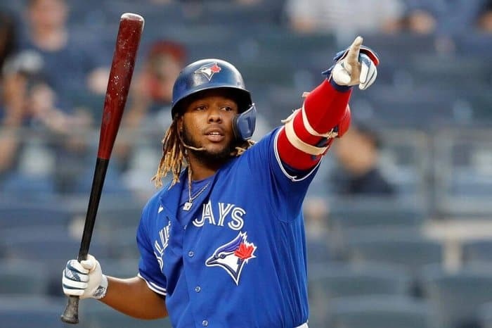 El dominicano Vladimir Guerrero Jr. conectó este lunes su cuadrangular número 45 para ocupar el liderato en las Grandes Ligas en el encuentro en que los Azulejos de Toronto superaban 8-0 a los Rays de Tampa Bay en la séptima entrada.