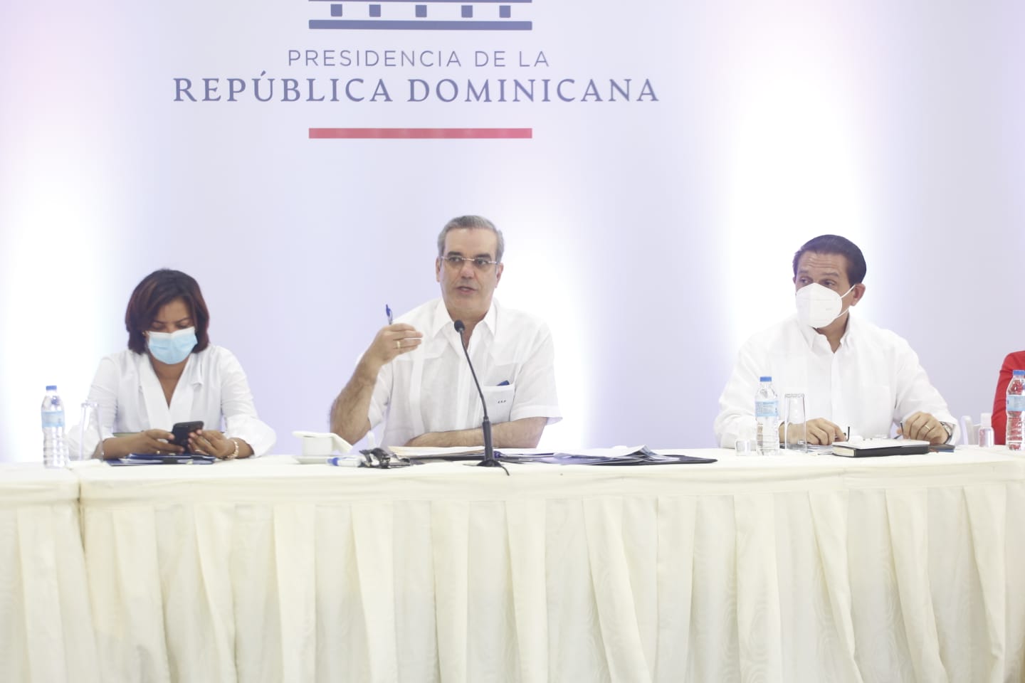 Presidente anunció la reparación de 1,000 viviendas en Monte Plata