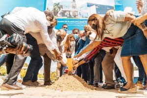 Dan primer picazo para remozamiento de Plazoleta Peña Gómez