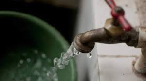 Sector Simón Bolívar se queja por la falta de agua potable