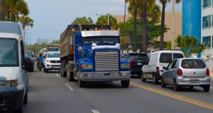 Hoy empiezan las restricciones de tránsito para camiones en el DN