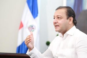 Abel Martínez felicita a Eduardo Hidalgo por contundente triunfo en la ADP