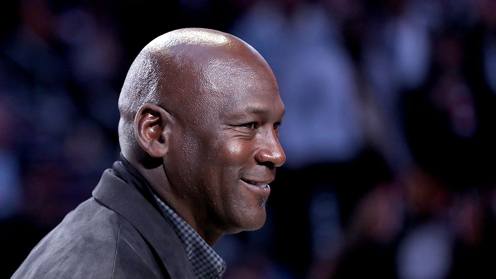 Zapatos que usó Michael Jordan se vendieron en una subasta por 2,2 millones  de dólares