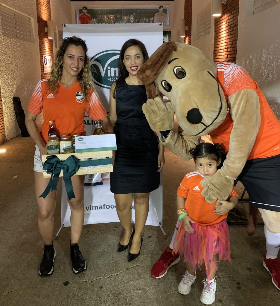 Ganadores concurso "Los mejores vestidos color Naranja" del Cibao FC