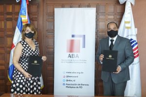 Defensor del Pueblo y ABA firman acuerdo sobre derechos económicos e inclusión financiera