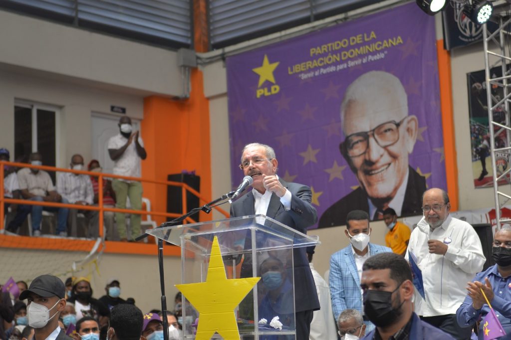 Danilo Medina: "El PLD no estaba muerto, estaba de parranda"