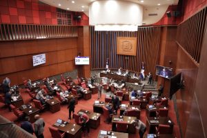Legisladores critican la propuesta de Abinader para desarmar Haití