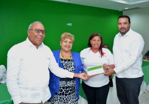 Coopadepe dona más de 1 millón pesos a instituciones de Espaillat