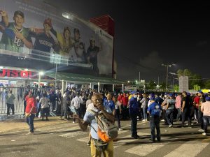 Ambiente de pura pelota en primer día del torneo de béisbol otoño-invernal