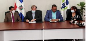 Pro Consumidor firma convenio con entidad Gobierno EEUU para orientar a dominicanos sobre inocuidad de los alimentos