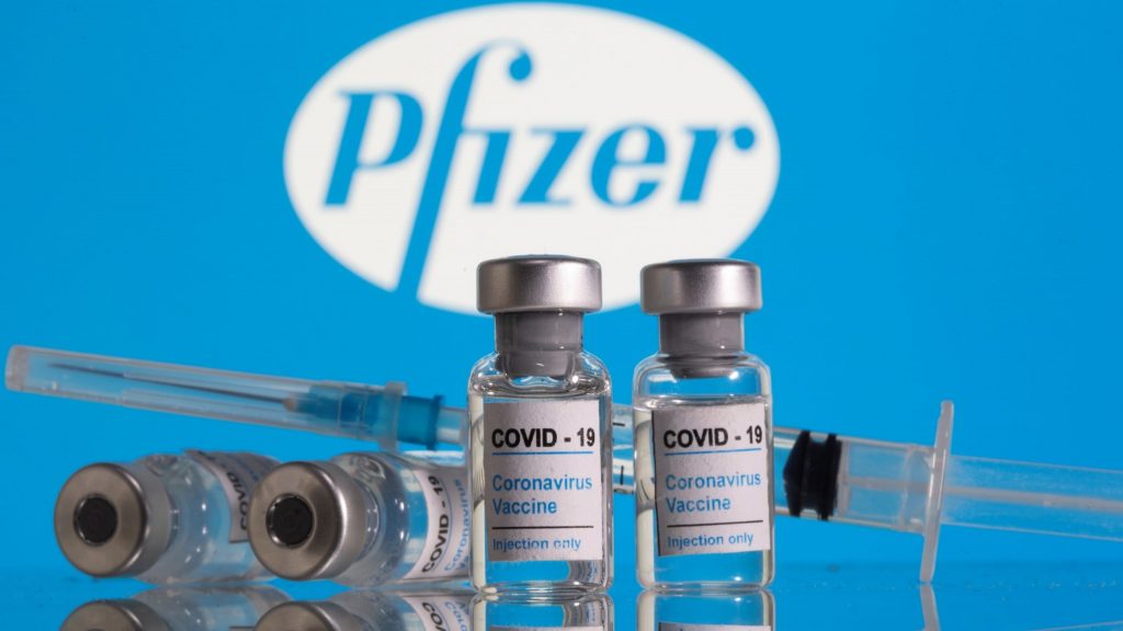 Casa Blanca celebra la "histórica" autorización de vacuna de Pfizer