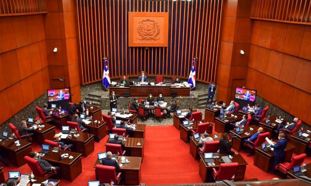 Senado concluye lectura del proyecto de Ley del Código Penal