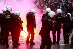 Más de 40 detenidos en las protestas en Bruselas contra las medidas anticovid