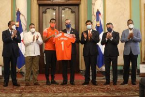 Presidente recibió al equipo de fútbol de Cibao FC