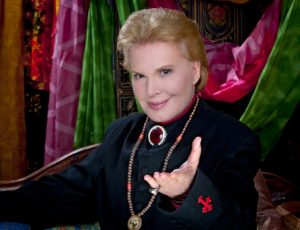 Subastarán pertenencias del astrólogo puertorriqueño Walter Mercado