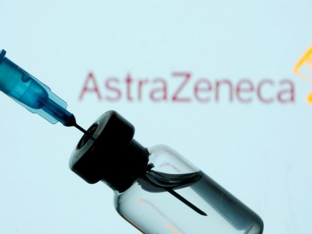 Nueva vacuna de AstraZeneca protegería contra la variante Ómicron de coronavirus