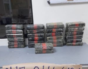 Ocupan 26 paquetes de cocaína en costas del municipio de Baní