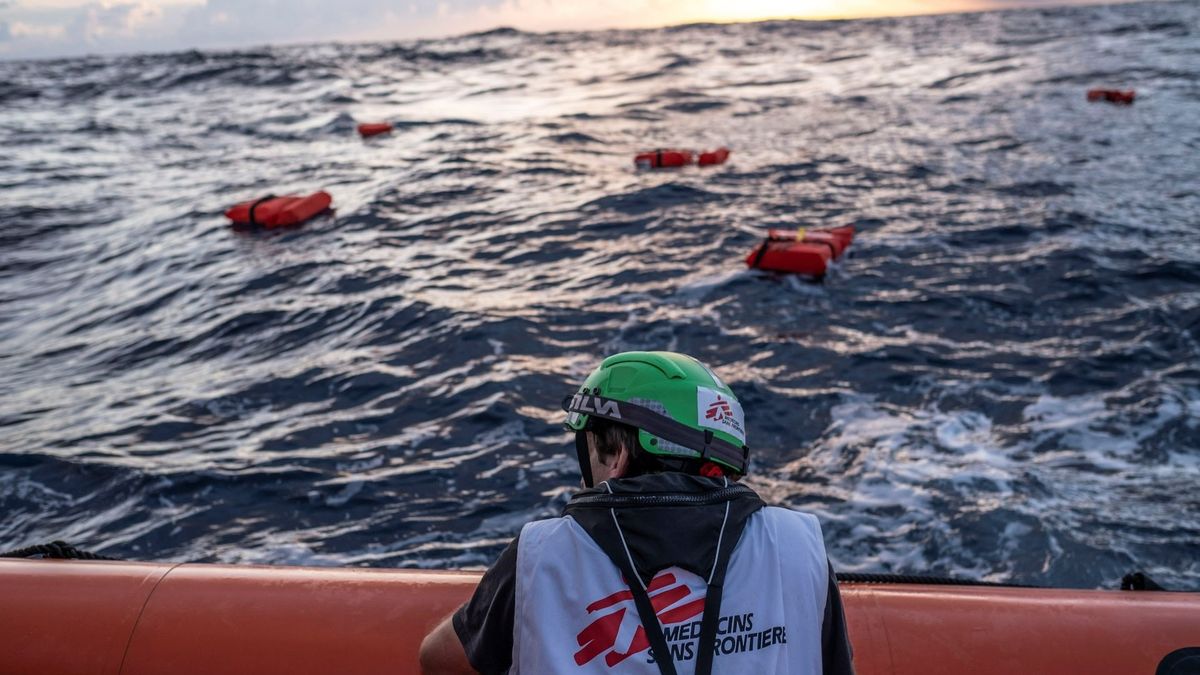 Uno de los peores naufragios del año en Libia deja al menos 75 personas muertas