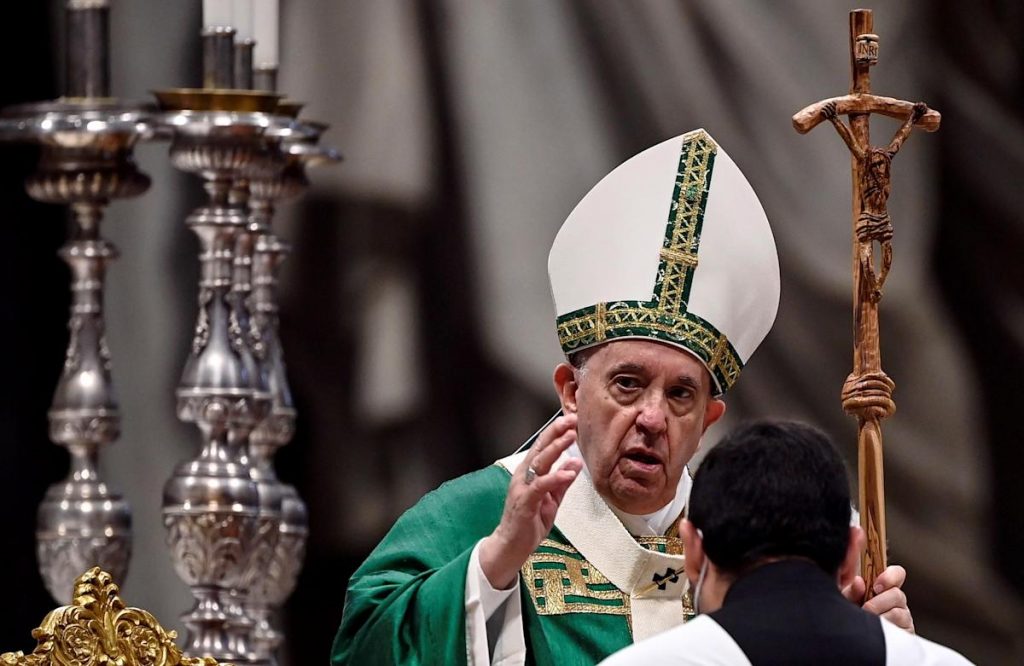 El papa pide actuar "de inmediato, con valor y visión de futuro" tras COP26