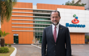 Presidente de Banesco Internacional se reune con el presidente Abinader