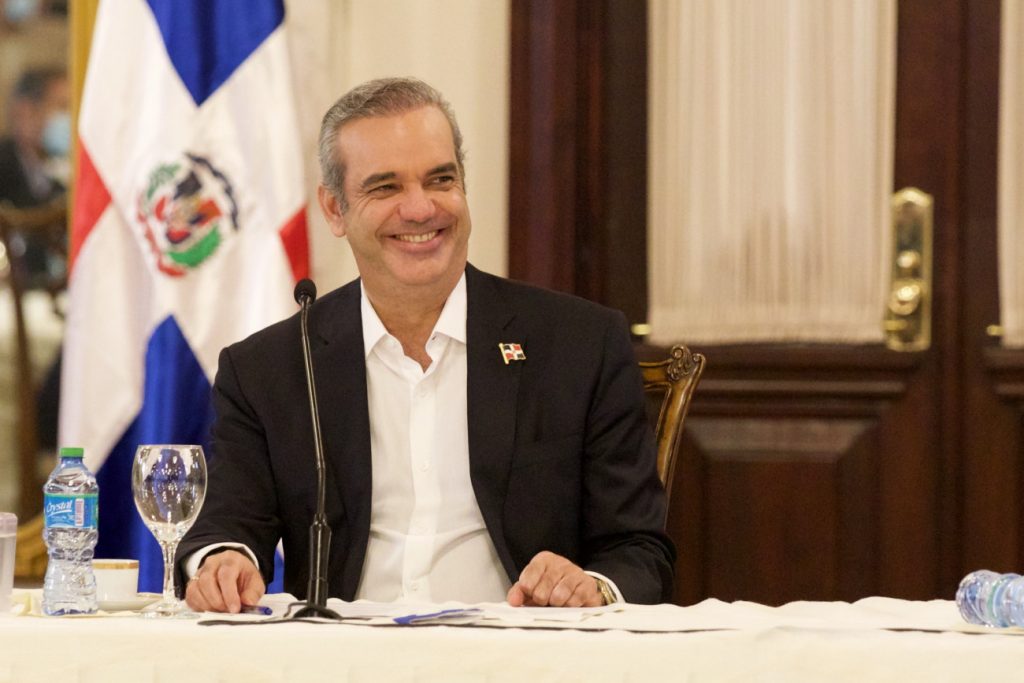 Abinader se reunirá en diciembre con presidentes de Costa Rica y Panamá